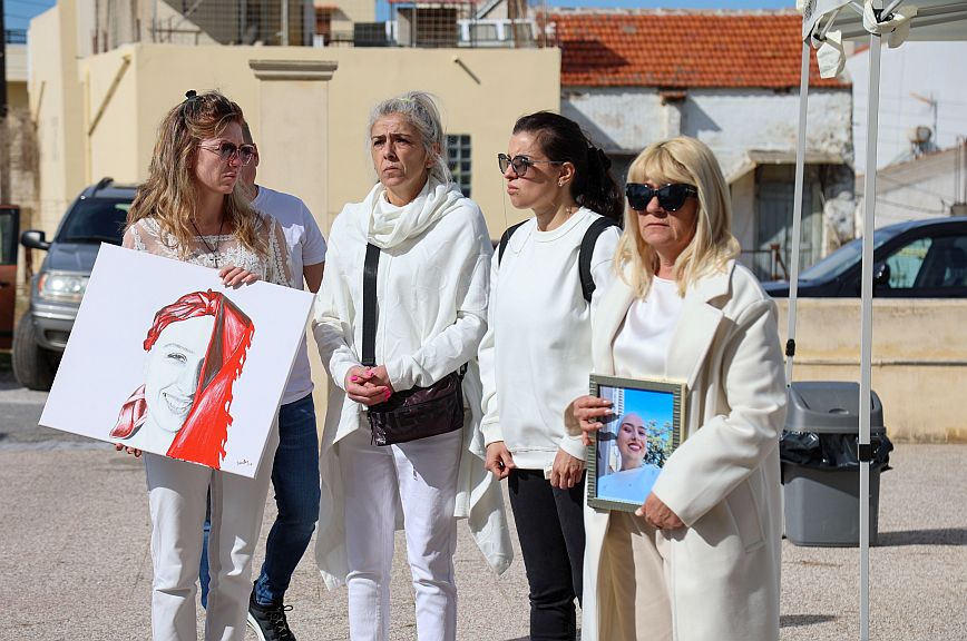 Θρήνος στην κηδεία της 21χρονης Ραφαέλας στα Χανιά &#8211; Άπαντες ήταν ντυμένοι στα λευκά, όπως η ίδια ήθελε