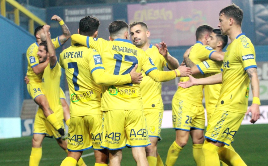 Παναιτωλικός – Ατρόμητος 1-0: Νίκη παραμονής με Καρέλη και 10 παίκτες από νωρίς