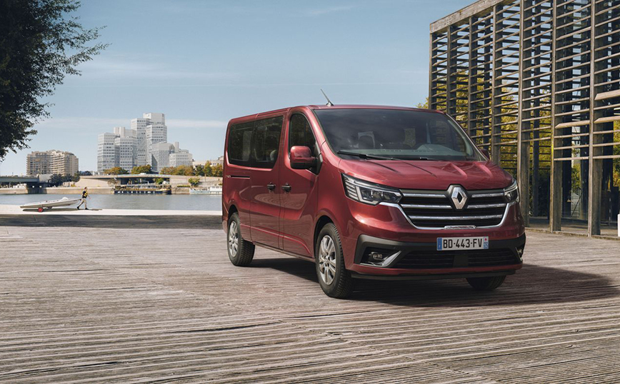 Το νέο Renault Trafic Combi είναι ένα σαλόνι σε τροχούς για εννέα επιβάτες