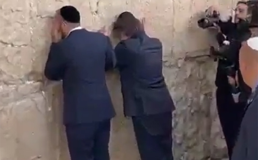 Έκλαψε ο Χαβιέρ Μιλέι στον Τοίχο των Δακρύων στην Ιερουσαλήμ