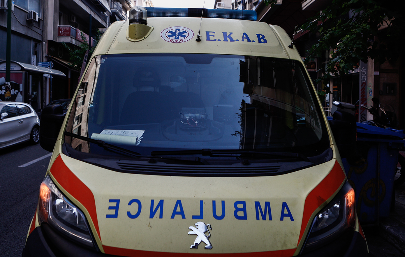 Τραγωδία στην Κατερίνη: Πέθανε γυναίκα αφού έπεσε σε τζαμαρία καταστήματος