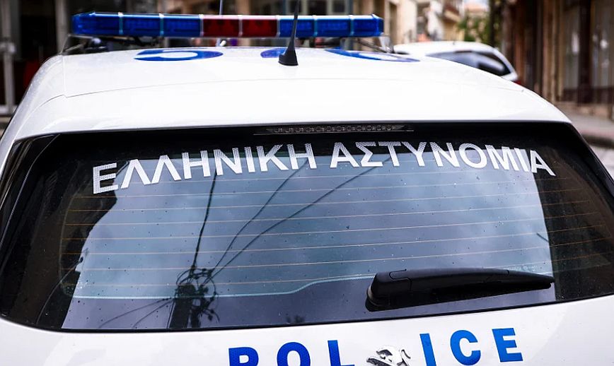 Τον…τσάκωσαν με λαθραίους ηλεκτρονικούς υπολογιστές και σκληρούς δίσκους