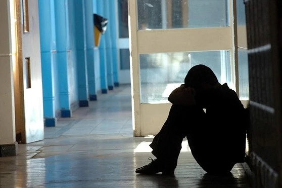 Μενίδι: Ανήλικοι ασέλγησαν σε 12χρονο μέσα στο σχολείο – Ο ένας είπε ότι το έκανε για πλάκα