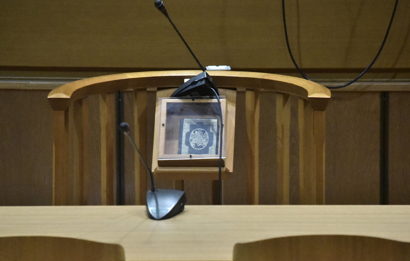 Αστυνομικός καταδικάστηκε σε 8μηνη φυλάκιση για ενδοοικογενειακή απειλή