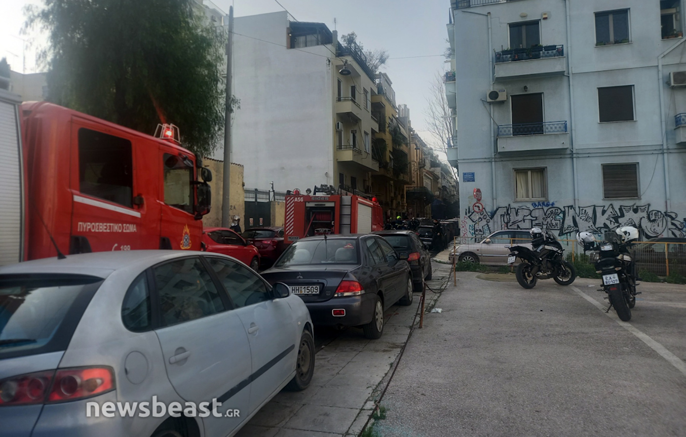 Εκρήξεις και φωτιές σε σταθμευμένα αυτοκίνητα στο κέντρο της Αθήνας – Παράξενα περιστατικά «βλέπουν» οι Αρχές