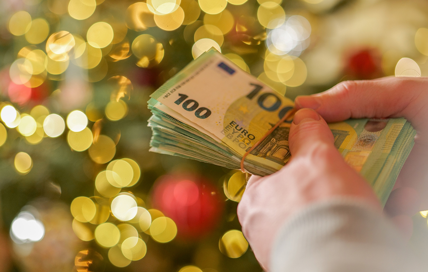 Συντάξεις, επιδόματα και δώρο Χριστουγέννων: Όλες οι πληρωμές μέσα στον Δεκέμβριο