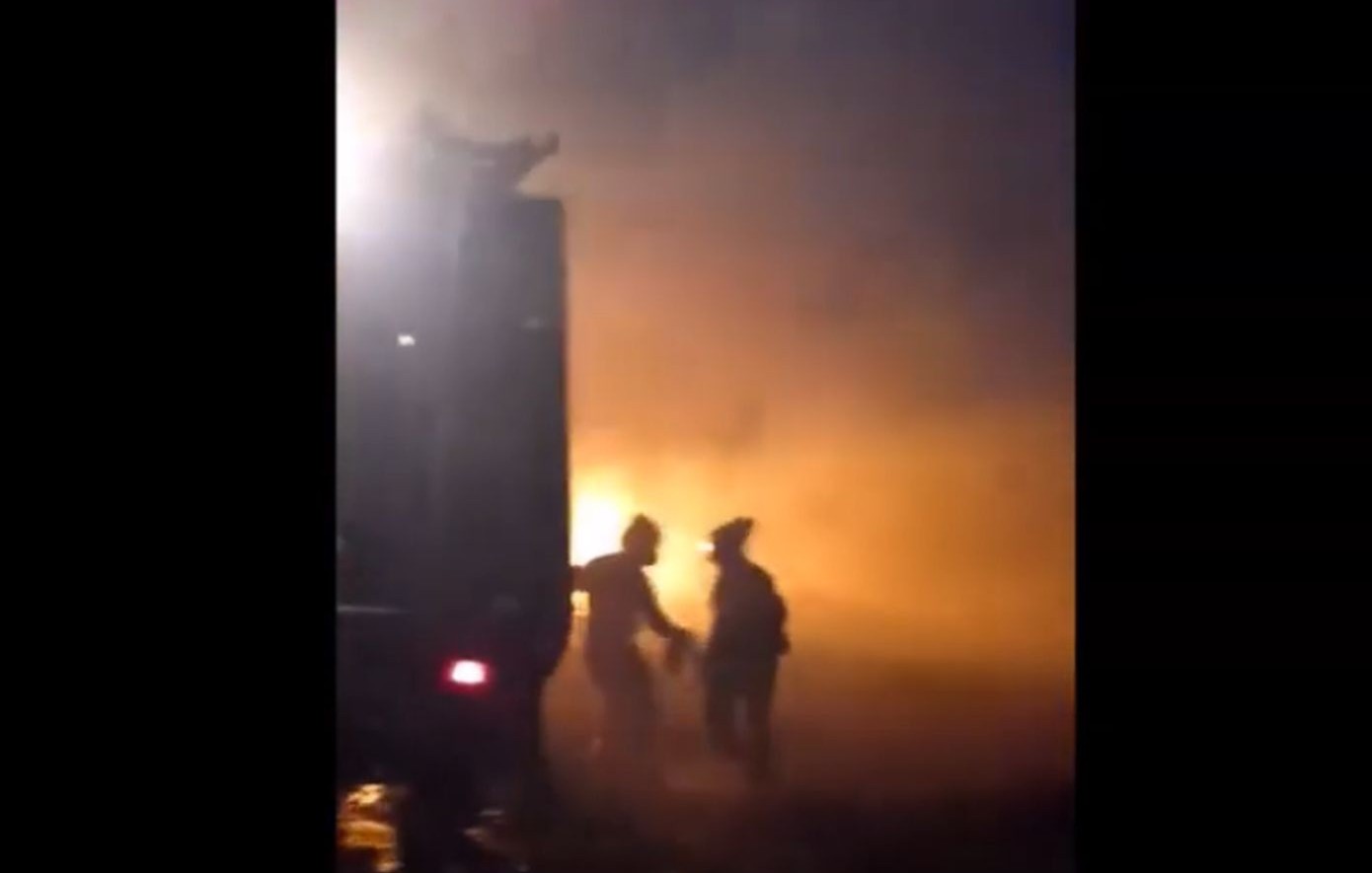 Μαίνεται η φωτιά στο Σέλινο Χανίων &#8211; Ισχυρή παρουσία της Πυροσβεστικής στο σημείο