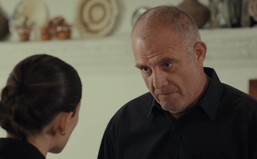 Η γη της ελιάς – Spoiler: Ο Στάθης τρέμει για την ημέρα που θα βρεθεί αντιμέτωπος με την κοινωνία της Μάνης