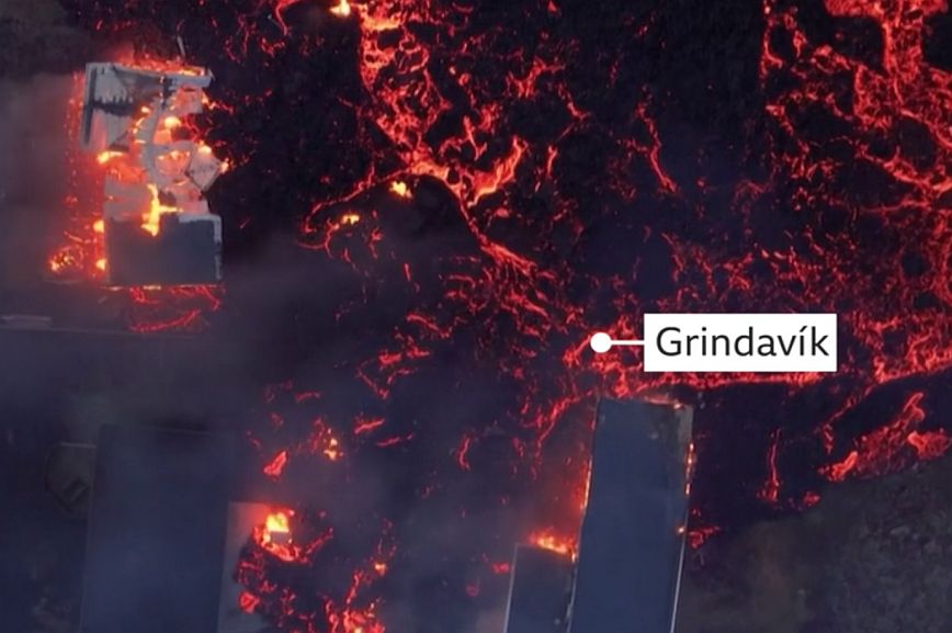 Ισλανδία: Η ηφαιστειακή λάβα μπήκε στην πόλη Γκρίνταβικ και οι κάτοικοι τρέπονται σε φυγή &#8211; Συγκλονίζουν τα βίντεο