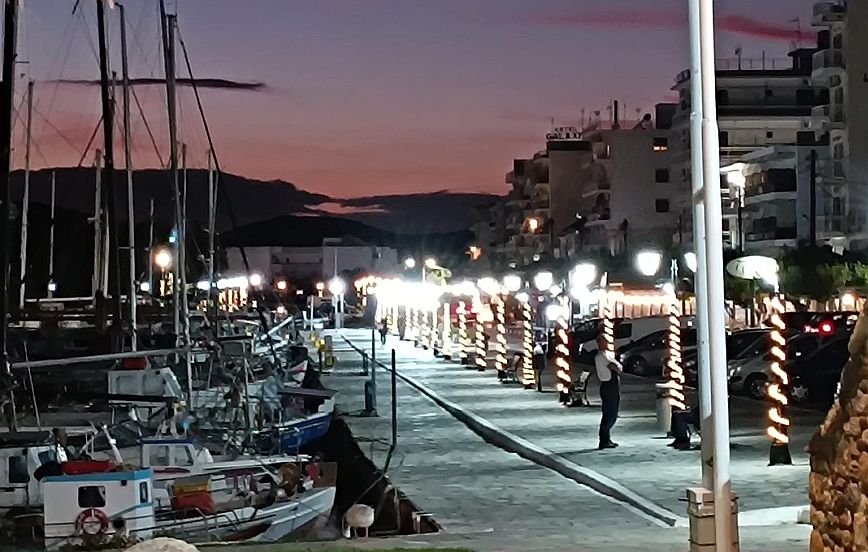 Άγριος τσακωμός στο λιμάνι της Καρύστου – Αιγύπτιος μαχαίρωσε συμπατριώτη του στο πρόσωπο