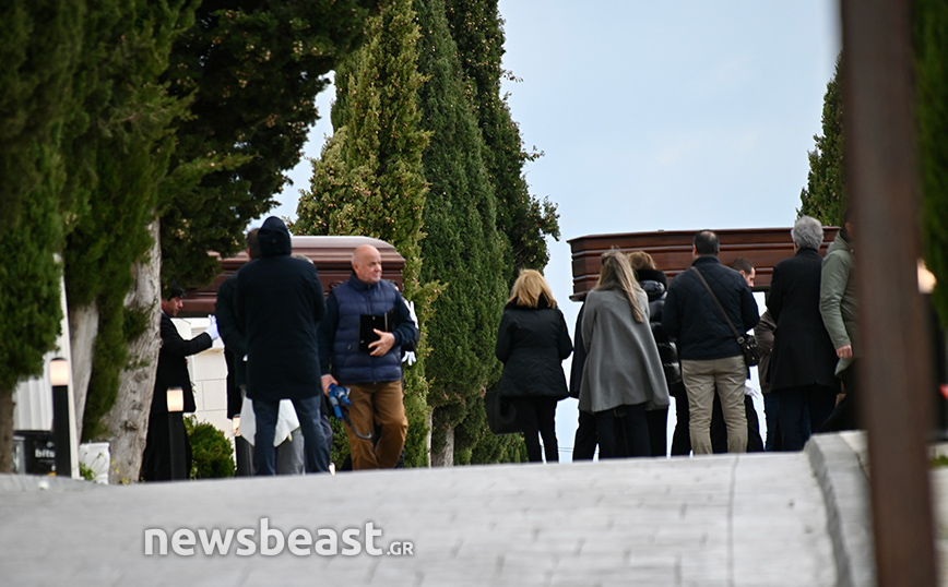 Στο νεκροταφείο της Βούλας γράφεται ο επίλογος του μακελειού της Γλυφάδας
