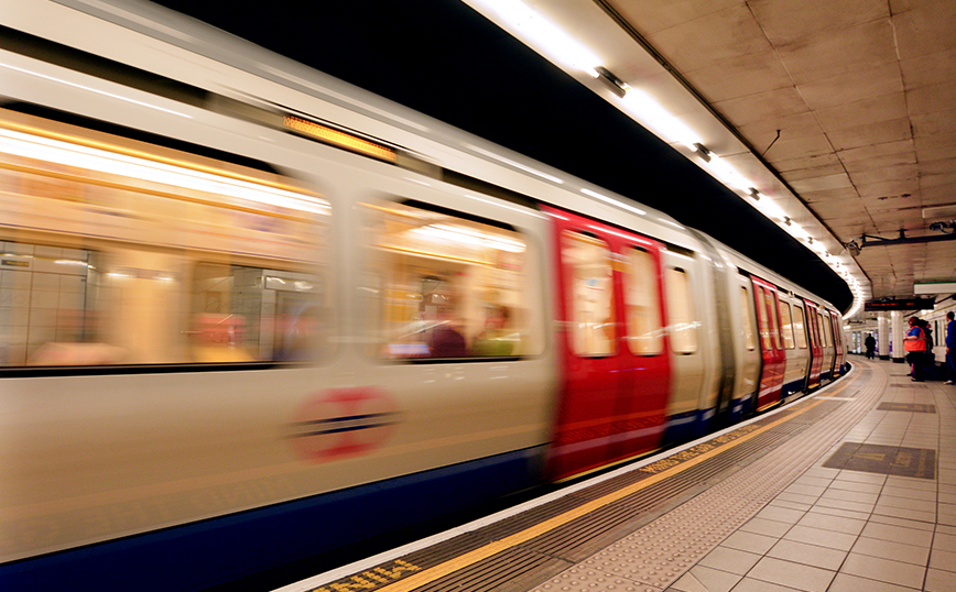 Βρετανία: 46χρονη γυναίκα ακρωτηριάστηκε στο μετρό του Λονδίνου &#8211; Προσφεύγει στη Δικαιοσύνη