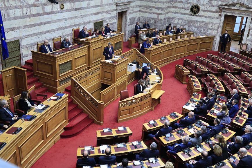 Σήμερα η ψηφοφορία για τα ομόφυλα ζευγάρια, οι διαφοροποιήσεις στη ΝΔ &#8211; Το βλέμμα στραμμένο σε Σαμαρά και Μητσοτάκη