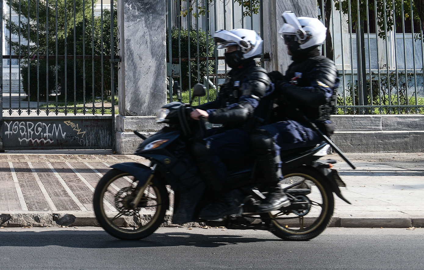Τρεις συλλήψεις στον Άγιο Δημήτριο για απάτη σε βάρος 88χρονου με το πρόσχημα βλάβης και αφαίρεση τιμαλφών