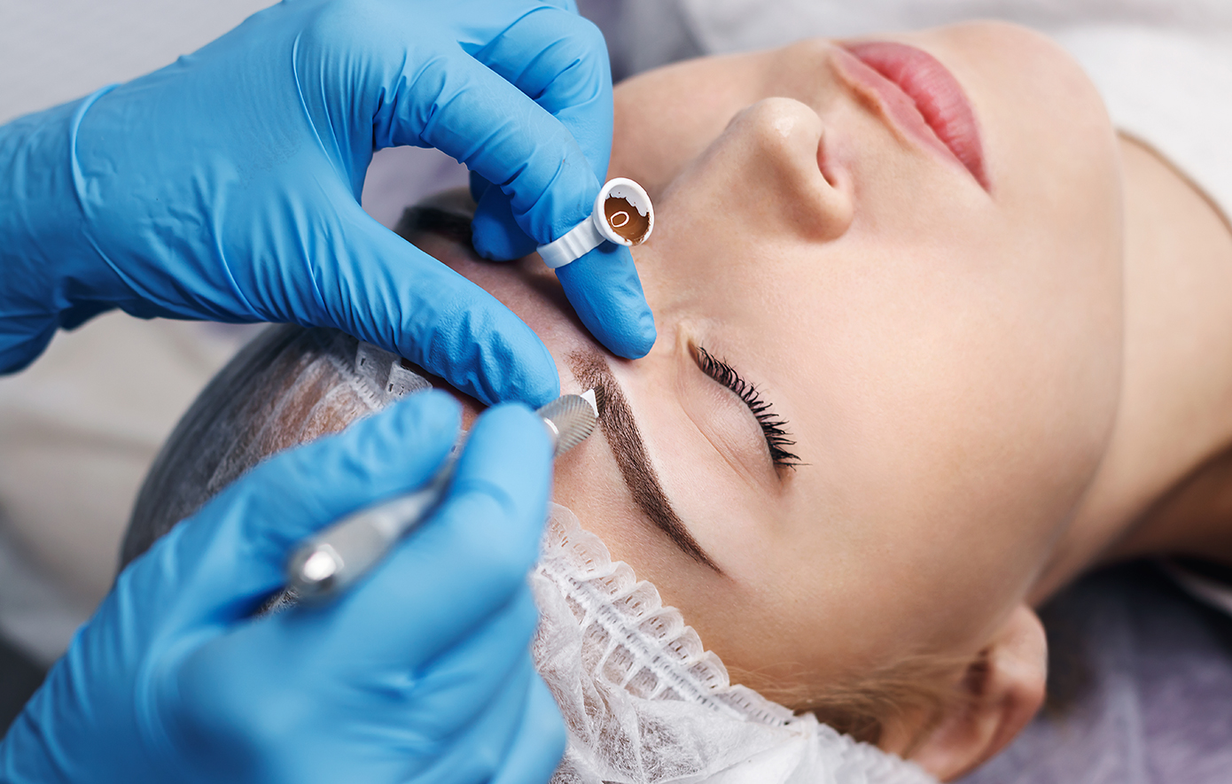 Microblading: Μήπως πέρασε η μόδα των ημιμόνιμων φρυδιών;