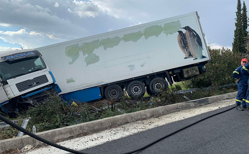 Τροχαίο με νταλίκα στον κόμβο της Γυρτώνης