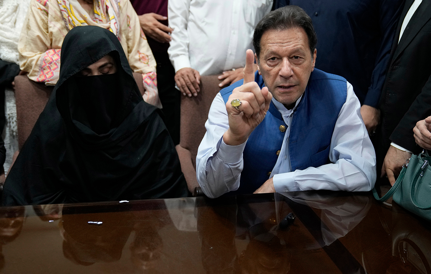 Σάλος στο Πακιστάν &#8211; Και για διαφθορά κατηγορείται ο φυλακισμένος πρώην πρωθυπουργός Ιμράν Χαν