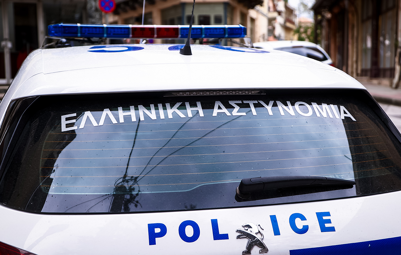 Συνελήφθη 42χρονος την ώρα που παραλάμβανε φάκελο με κοκαΐνη από τη Βρετανία