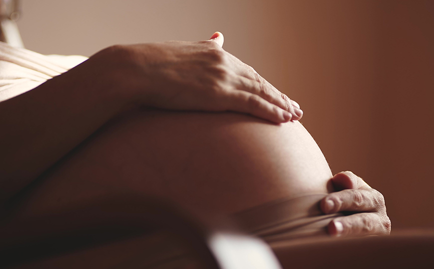Δηλητηριώδες φίδι δάγκωσε έγκυο και έσπασαν τα νερά της – Γέννησε και πέθανε λίγες ώρες αργότερα