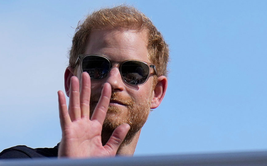 Βασιλιάς Κάρολος: Έφτασε στο Λονδίνο ο πρίγκιπας Χάρι για να δει τον πατέρα του μετά την διάγνωση με καρκίνο