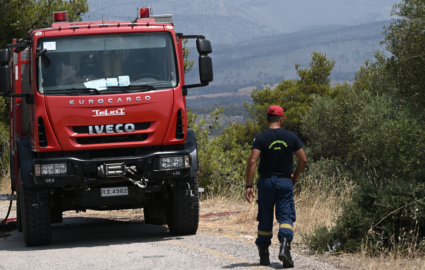 Φωτιά τώρα στον Ασπρόπυργο &#8211; Κοντά σε καταυλισμό