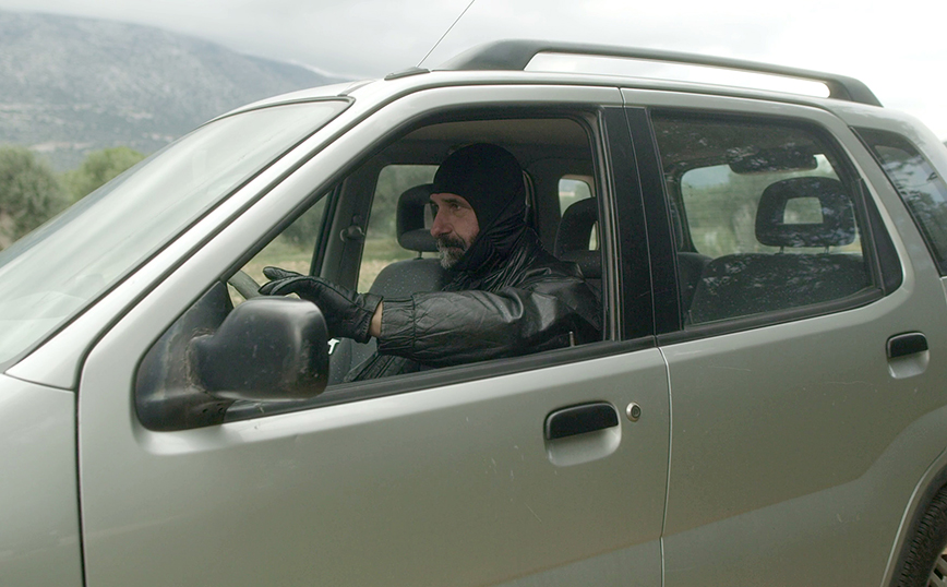 Στα Σύρματα Στα Σύρματα