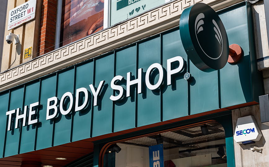 Η αλυσίδα «The Body Shop» θα κλείσει σχεδόν τα μισά καταστήματά της στο Ηνωμένο Βασίλειο