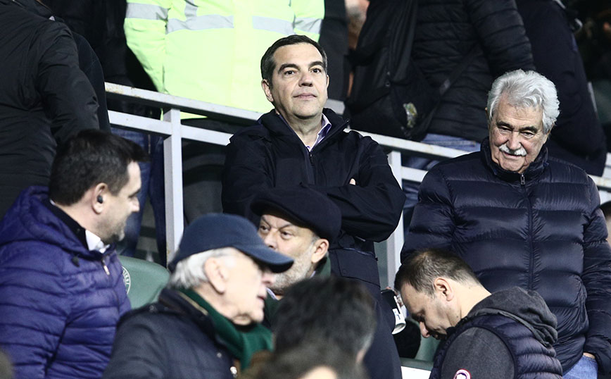 Στη Λεωφόρο για το Παναθηναϊκός – ΠΑΟΚ ο Αλέξης Τσίπρας εν μέσω εμφυλίου στον ΣΥΡΙΖΑ