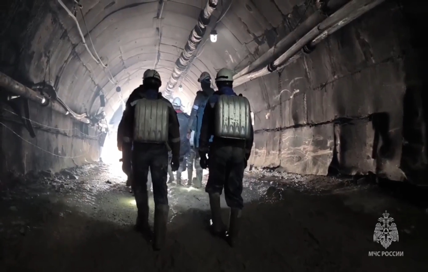 Σταμάτησαν οι προσπάθειες διάσωσης σε χρυσωρυχείο στη Ρωσία υπό τον κίνδυνο νέας κατάρρευσης