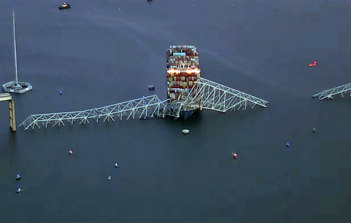 Τι συνέβη με το γιγάντιο πλοίο και κατέρρευσε η γέφυρα στη Βαλτιμόρη – Ειδικοί αναλύουν και κάνουν σύγκριση με το Ρίο-Αντίρριο
