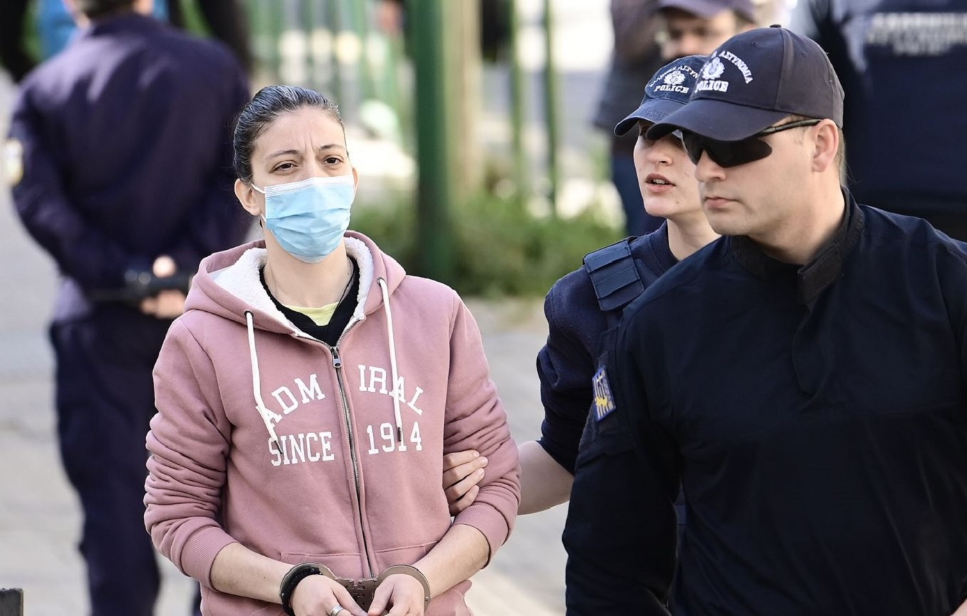 Μητέρα της 12χρονης από τον Κολωνό: Δεν θέλω να με εκπροσωπεί νομικά ο Απόστολος Λύτρας
