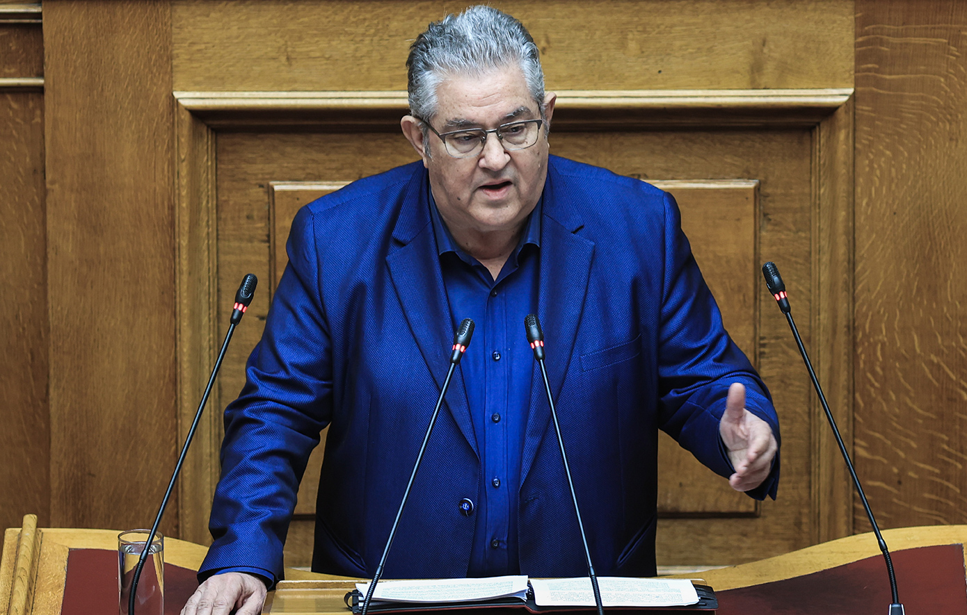 Τροπολογία για επαναφορά 13ου και 14ου μισθού κατέθεσε ο Κουτσούμπας