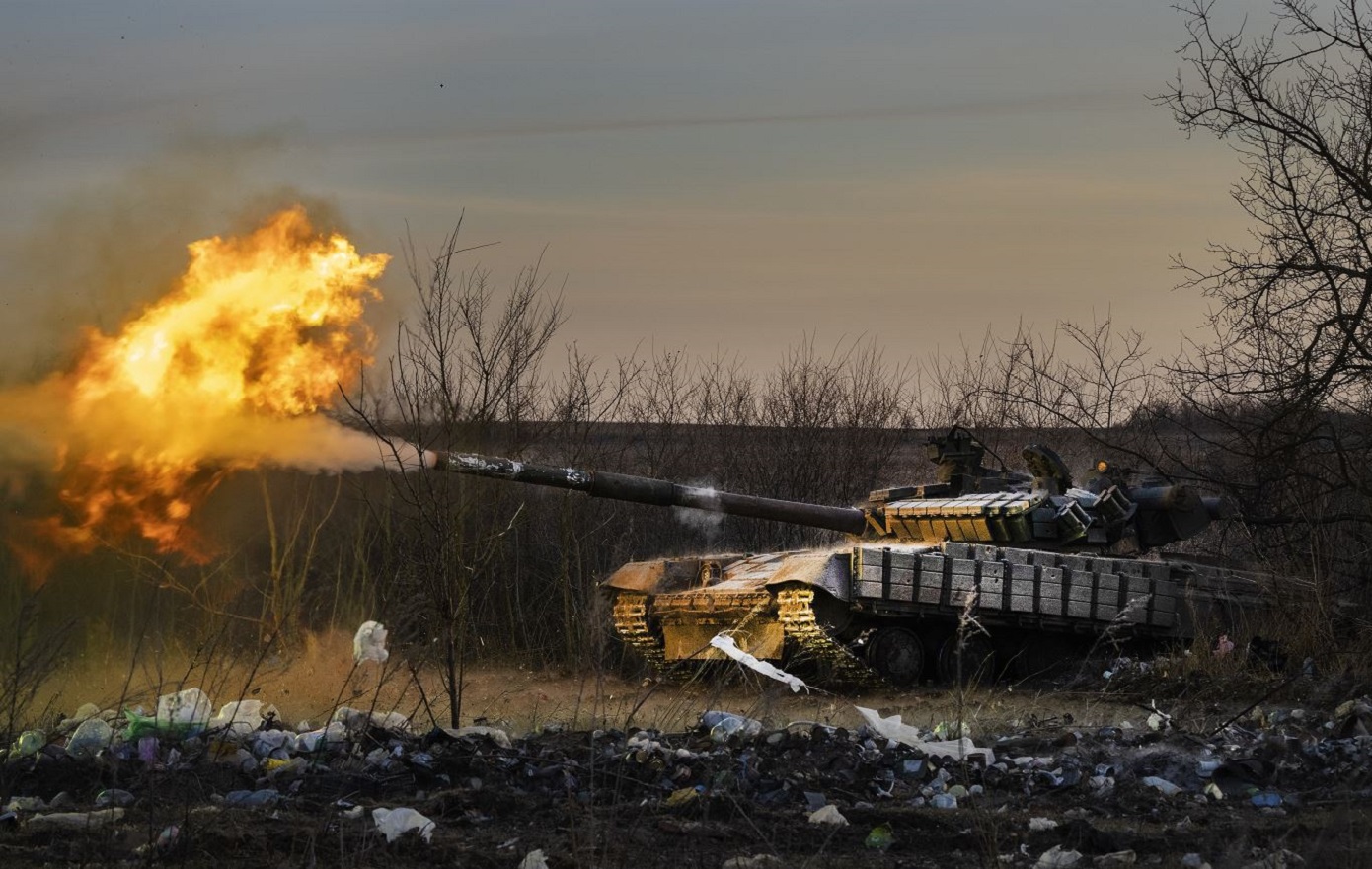 Η Ουκρανία εκλιπαρεί για αμερικανική στρατιωτική βοήθεια: Εξετάζει να ενδώσει στις πιέσεις για δάνειο