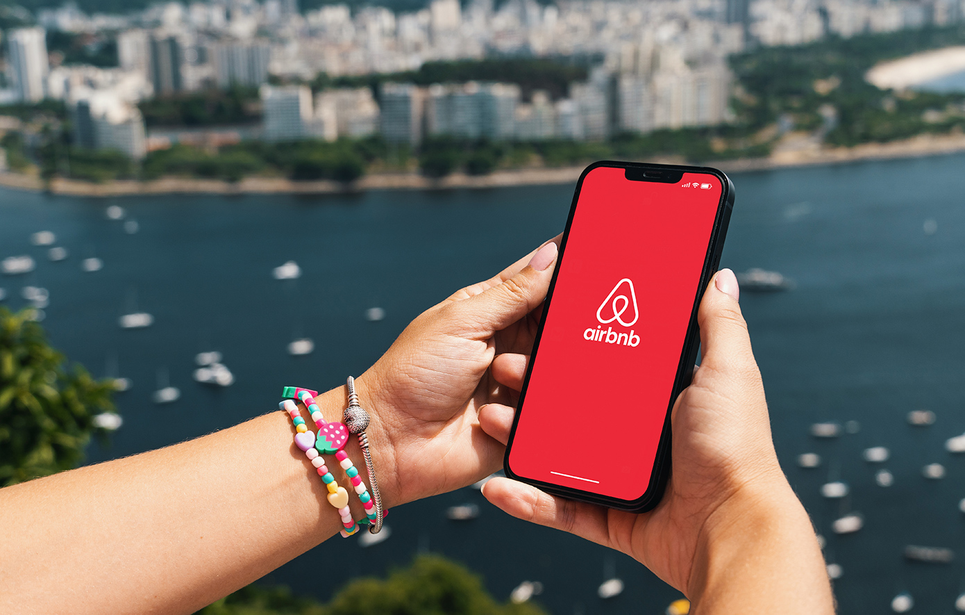 Airbnb: Τα «ψιλά γράμματα» του νέου φορο-πλαισίου για τις βραχυχρόνιες μισθώσεις