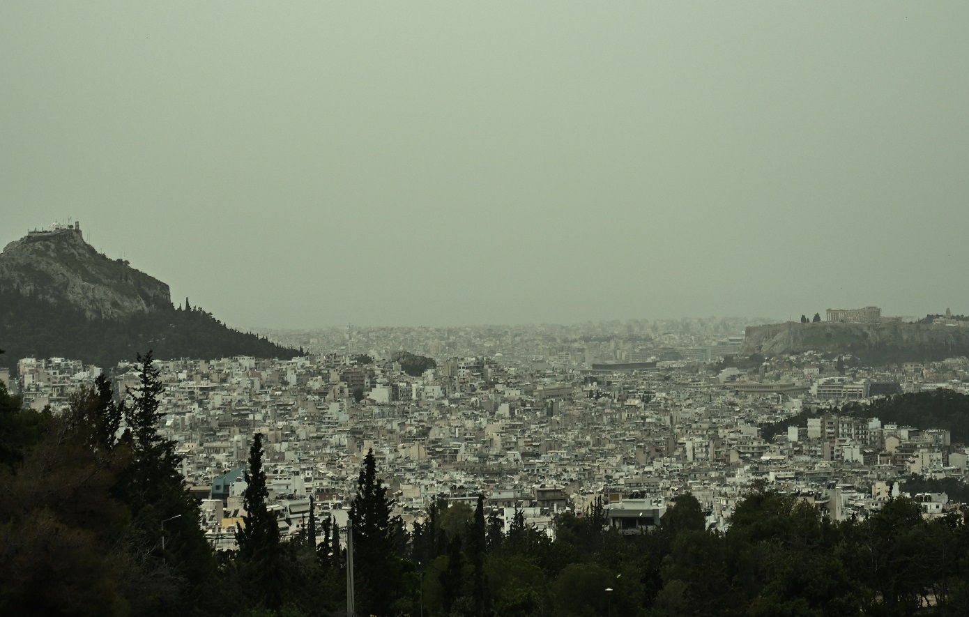 Η Ακρόπολη «χάθηκε» στην αφρικανική σκόνη – Nέο κύμα τις πρώτες μέρες του Απριλίου