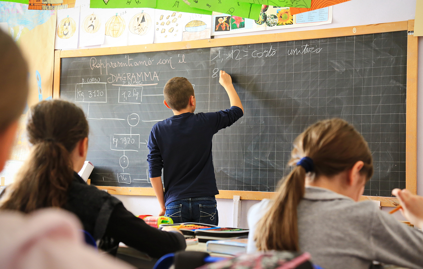 Σάλος στην Ιταλία με τη δήλωση του υπουργού Παιδείας, ότι στα σχολεία «οι περισσότεροι μαθητές πρέπει να είναι Ιταλοί»