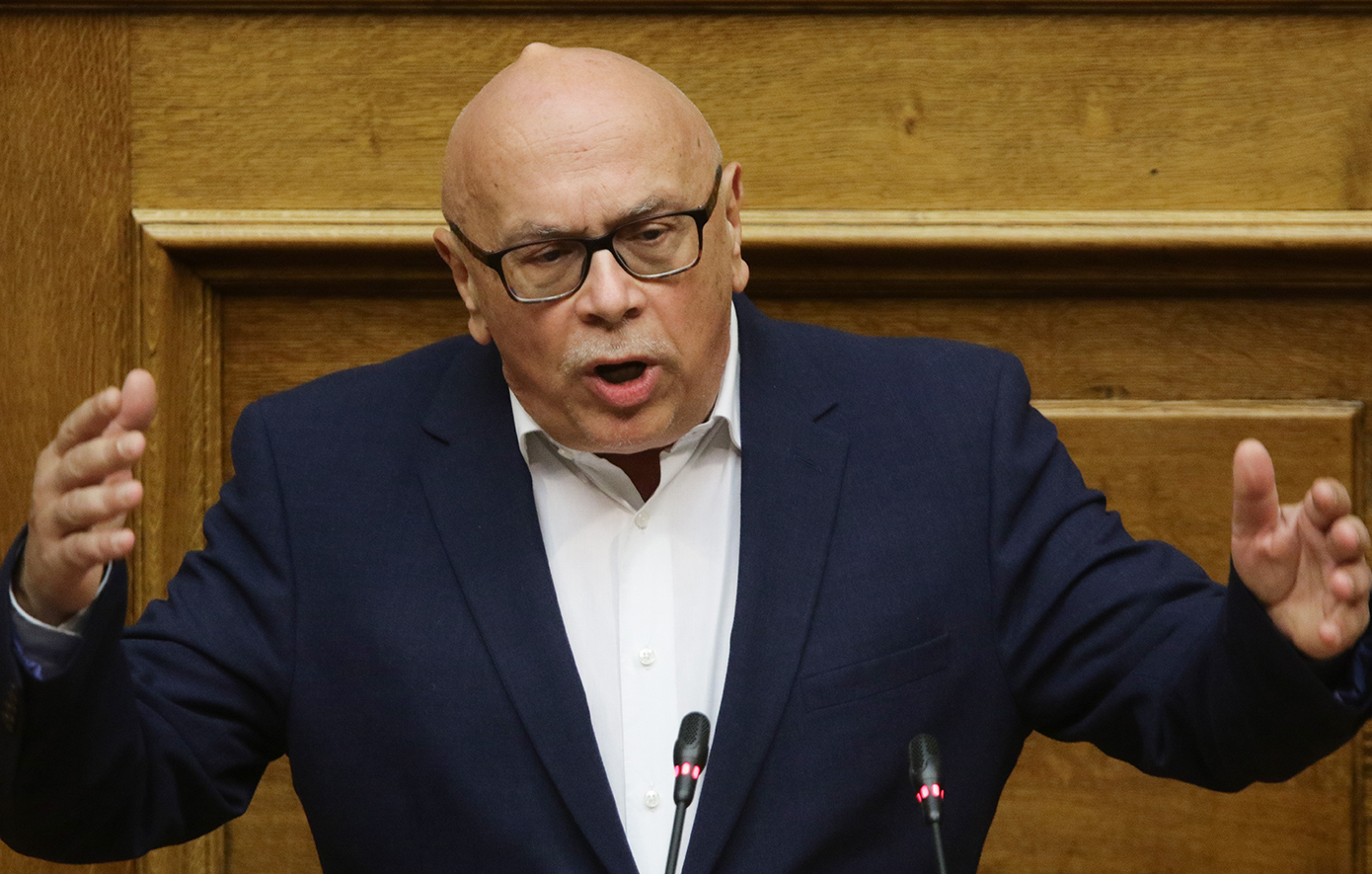 Παραιτήθηκε ο πρόεδρος του Ινστιτούτου «Νίκος Πουλαντζάς», Κώστας Δουζίνας – Οι αιχμές κατά του Στέφανου Κασσελάκη