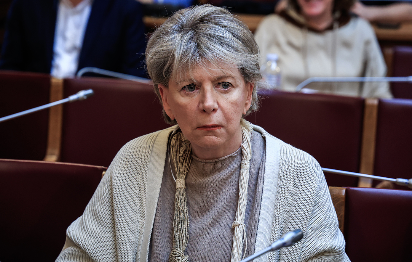 Έλενα Ακρίτα στη Βουλή: Εδώ είστε κατηγορούμενοι και είμαστε ακόμα στην αρχή