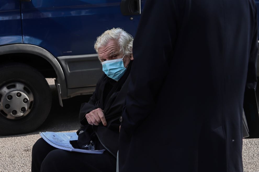 Τον δρόμο για τη φυλακή «έδειξε» το δικαστήριο στην οικογένεια Κουτσολιούτσου για την υπόθεση Folli Follie – Χωρίς αναστολή οι ποινές