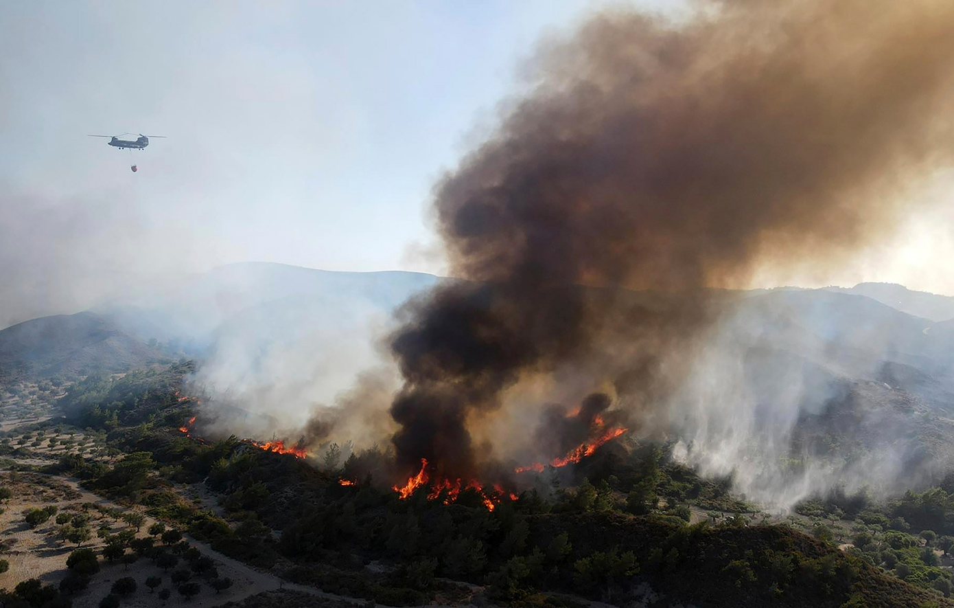 Φωτιά στο Μούρεσι Πηλίου &#8211; Κινητοποιήθηκαν επίγειες και εναέριες δυνάμεις