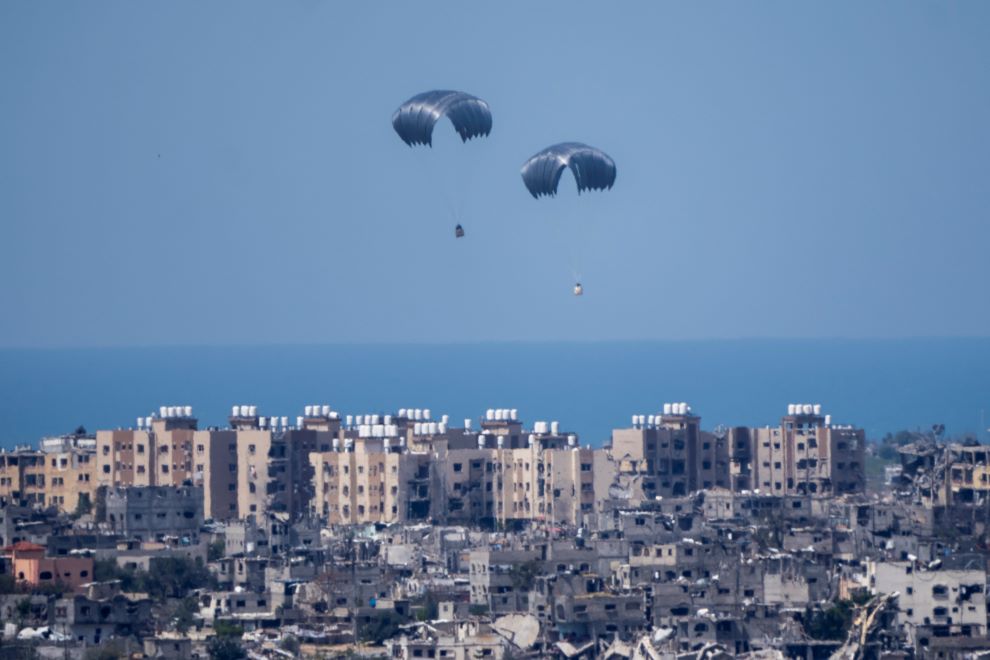 Η Ισπανία έριξε από αέρος 26 τόνους ανθρωπιστικής βοήθειας στη Γάζα