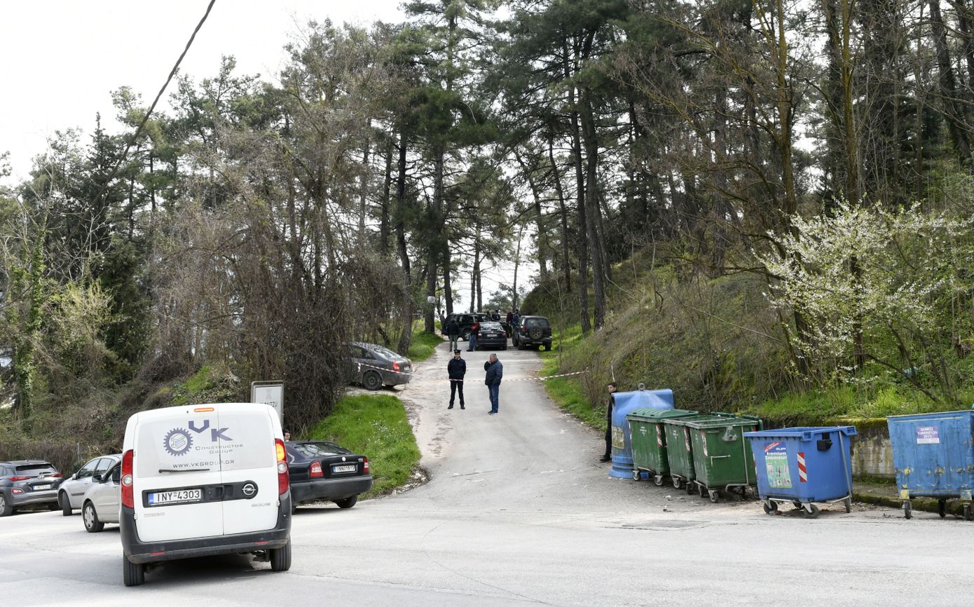 Σε αυτό το δασάκι στα Ιωάννινα βρέθηκε το πτώμα &#8211; Είχε σακούλα στο κεφάλι, σακούλα στα πόδια, πιστόλι και χειροπέδα στον καρπό