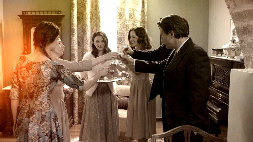 Το προξενιό της Ιουλίας Το προξενιό της Ιουλίας