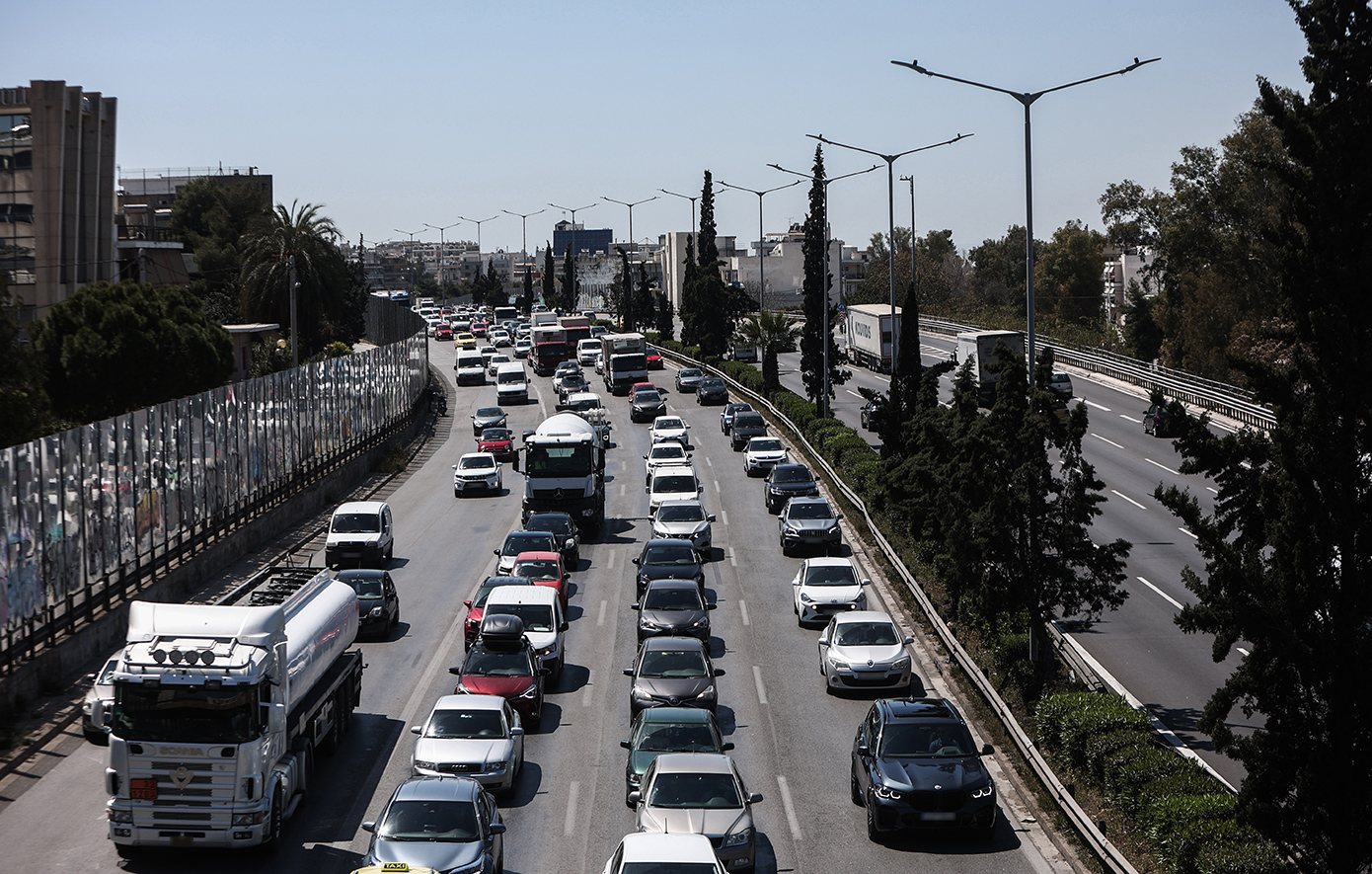 Κίνηση τώρα: Χάος στους δρόμους, μποτιλιάρισμα στον Κηφισό