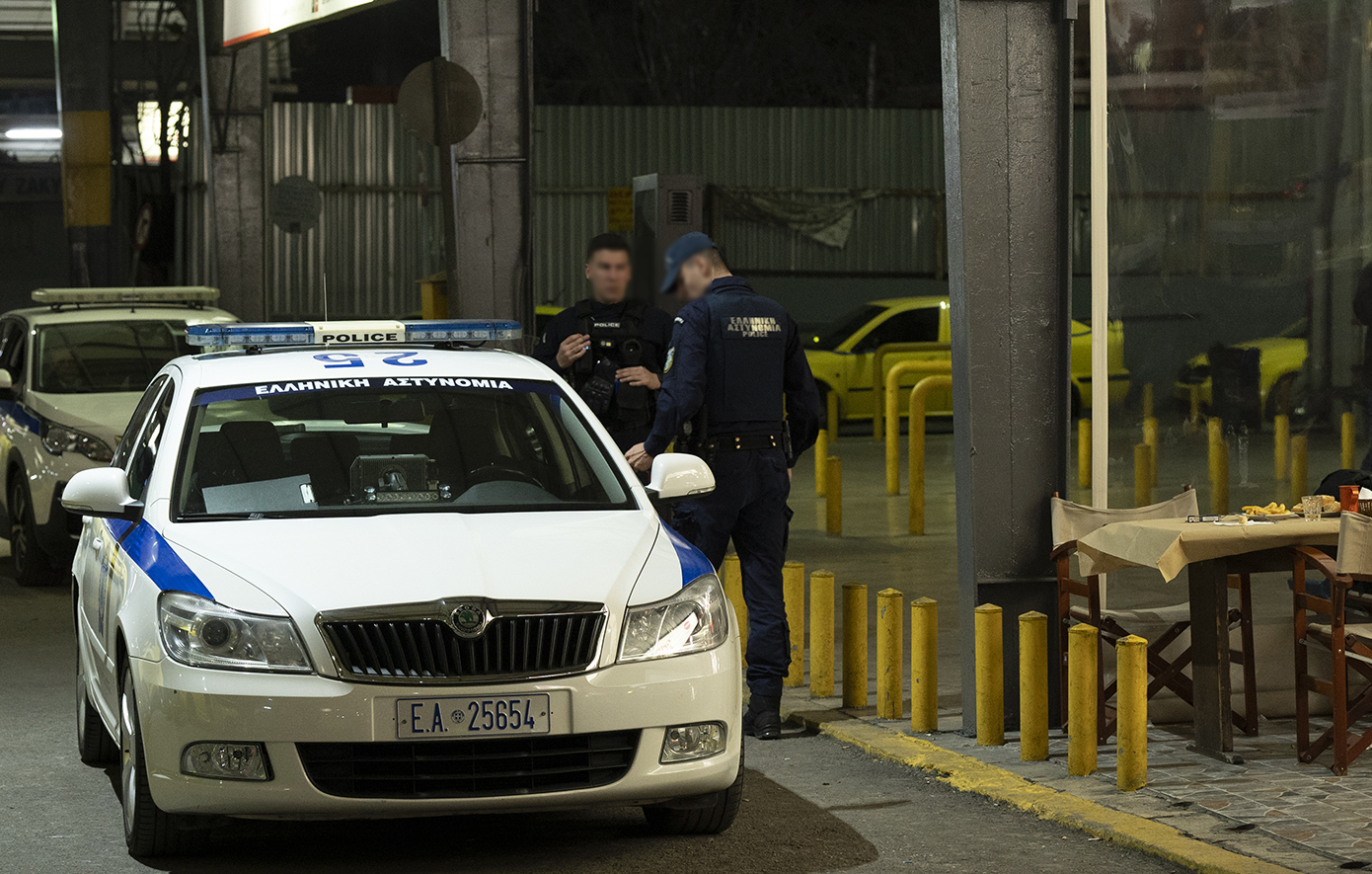 H στιγμή των πυροβολισμών στα ΚΤΕΛ Κηφισού – Πανικός στο εστιατόριο, πελάτισσα έτρεξε να κρυφτεί