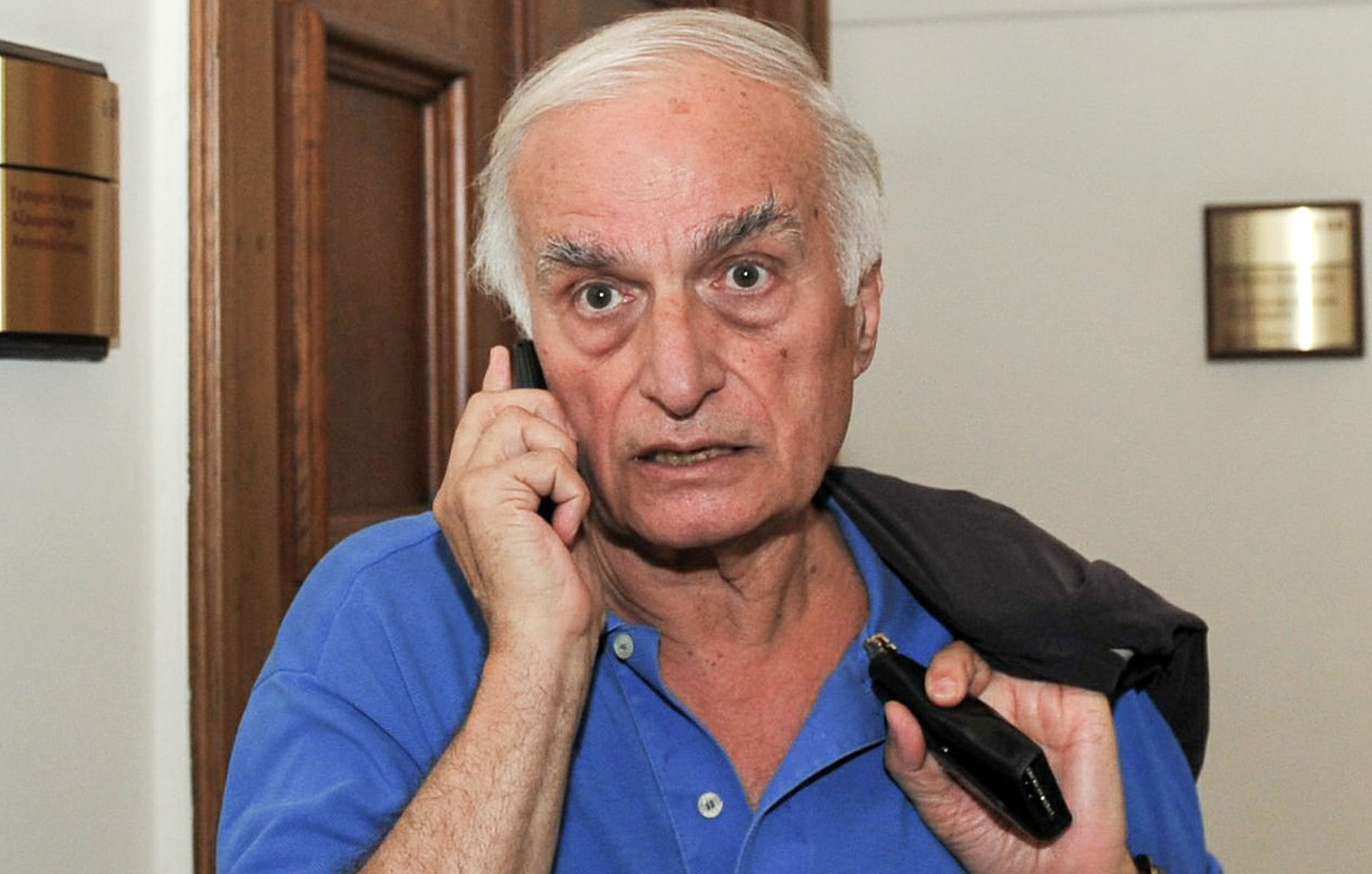 Νέα περιπέτεια για τον Μανώλη Μαυρομάτη – Ξανά στο νοσοκομείο