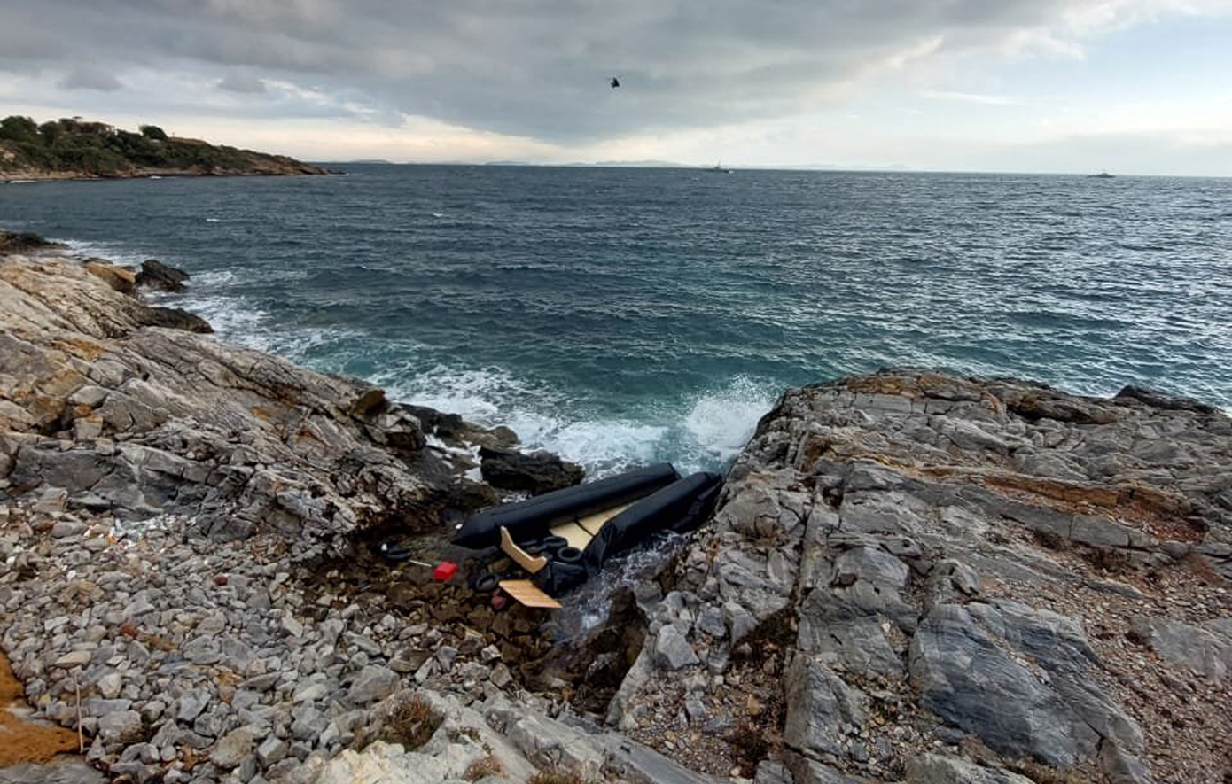 Στους Καλούς Λιμένες μεταφέρονται 96 μετανάστες που εντοπίστηκαν νότια της Γαύδου