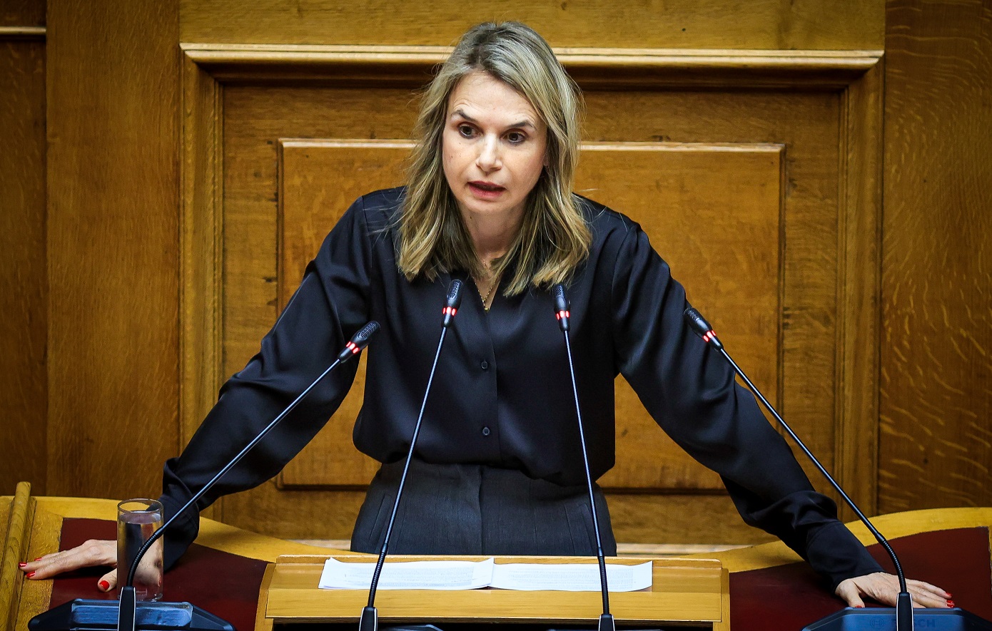Μιλένα Αποστολάκη: Κατά συρροή και κατ΄εξακολούθηση παραβίαση του κράτους δικαίου
