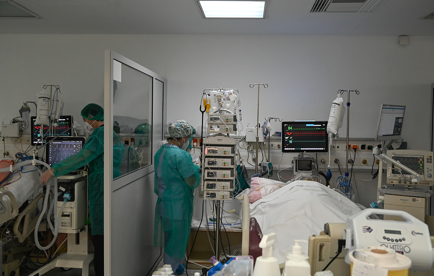 Παρόμοια σοβαρές με την αρχική μόλυνση οι επαναμολύνσεις με Covid-19
