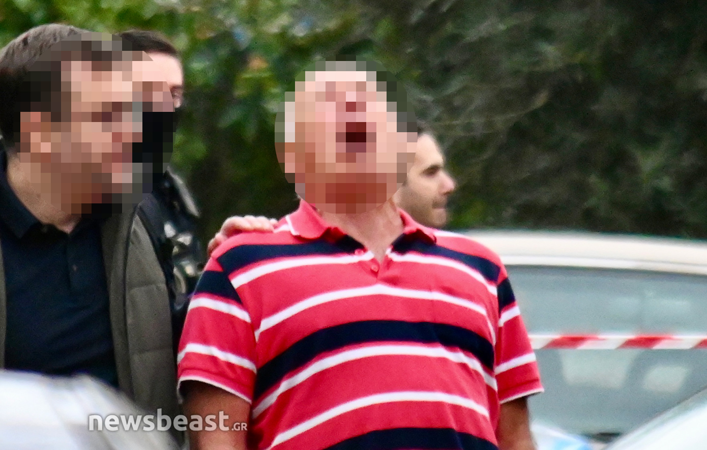 Οι κραυγές απόγνωσης του πατέρα του νεκρού στο σημείο της οικογενειακής τραγωδίας στη Νίκαια – Βίντεο και φωτογραφίες